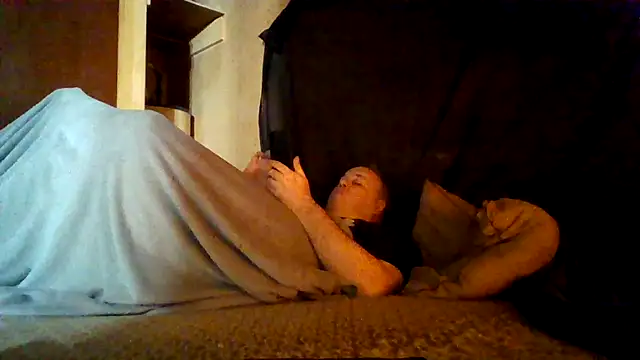 Snapshot of Nightshade7712 chatting on December 5, 2025, 7:23 pm Nightshade7712 online show from December 5, 2025, 7:23 pm