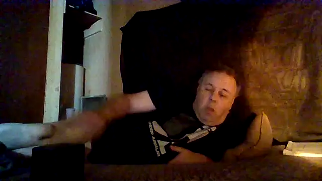 Snapshot of Nightshade7712 chatting on October 27, 2025, 5:03 pm Nightshade7712 online show from October 27, 2025, 5:03 pm