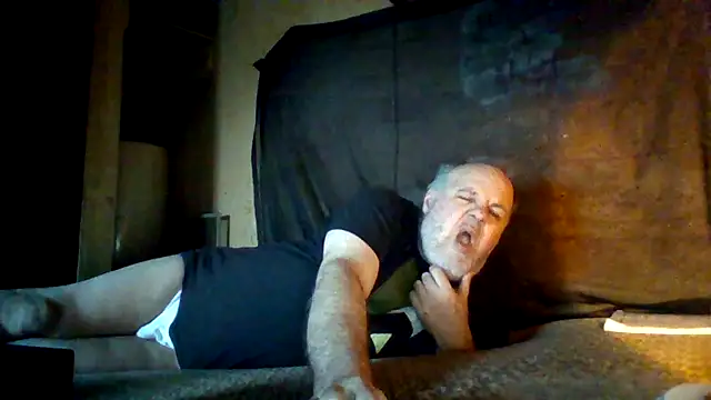 Snapshot of Nightshade7712 chatting on October 23, 2025, 9:46 pm Nightshade7712 online show from October 23, 2025, 9:46 pm