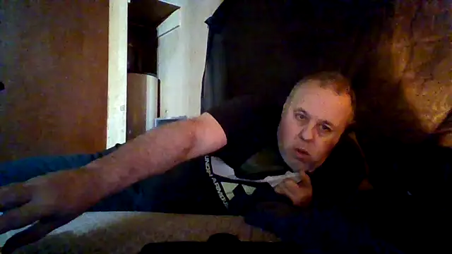 Snapshot of Nightshade7712 chatting on December 14, 2025, 8:14 pm Nightshade7712 online show from December 14, 2025, 8:14 pm