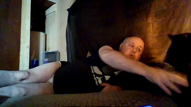 Snapshot of Nightshade7712 chatting on November 17, 2025, 6:23 pm Nightshade7712 online show from November 17, 2025, 6:23 pm