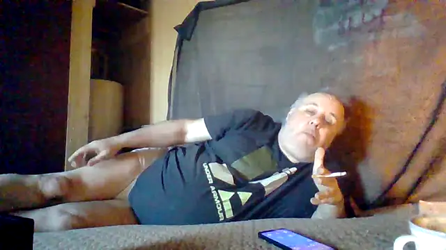 Snapshot of Nightshade7712 chatting on November 4, 2025, 5:17 pm Nightshade7712 online show from November 4, 2025, 5:17 pm