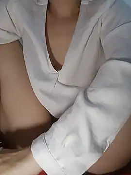 NatashaBud online show from June 19, 2026, 12:44 pm