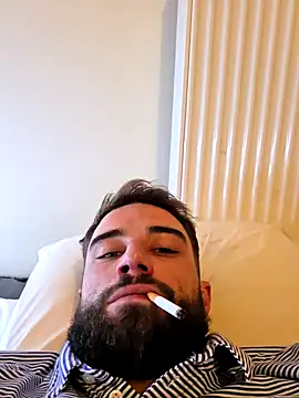 Snapshot of Vekie_007 chatting on October 23, 2025, 8:40 pm Vekie 007 online show from October 23, 2025, 8:40 pm