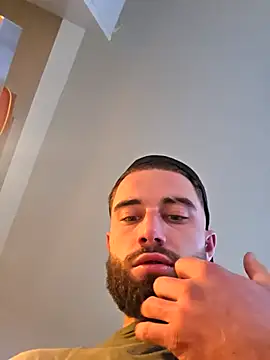 Snapshot of Vekie_007 chatting on November 10, 2025, 7:13 am Vekie 007 online show from November 10, 2025, 7:13 am