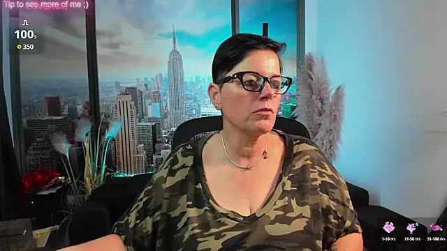 Snapshot of ninarandmann chatting on October 13, 2025, 4:52 pm ninarandmann online show from October 13, 2025, 4:52 pm