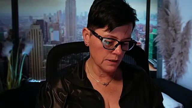 Snapshot of ninarandmann chatting on November 20, 2025, 6:30 pm ninarandmann online show from November 20, 2025, 6:30 pm