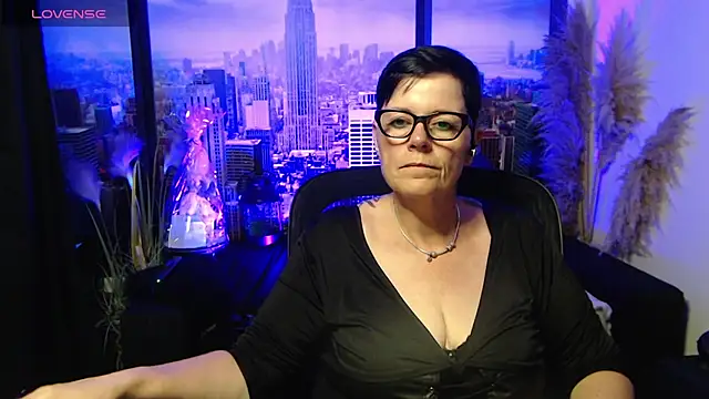 Snapshot of ninarandmann chatting on June 21, 2026, 3:51 pm ninarandmann online show from June 21, 2026, 3:51 pm
