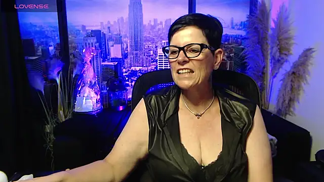 Snapshot of ninarandmann chatting on June 25, 2026, 4:56 pm ninarandmann online show from June 25, 2026, 4:56 pm