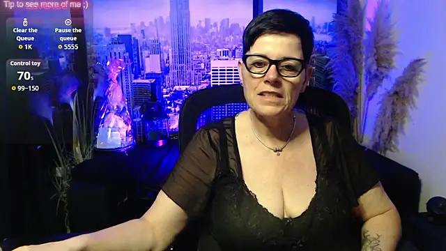 Snapshot of ninarandmann chatting on June 15, 2026, 3:44 pm ninarandmann online show from June 15, 2026, 3:44 pm