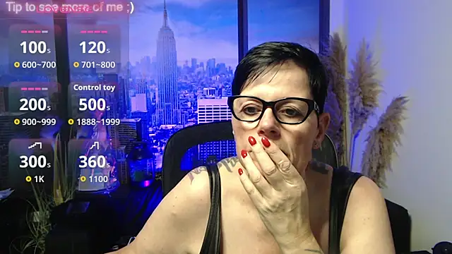 Snapshot of ninarandmann chatting on August 1, 2026, 2:15 pm ninarandmann online show from August 1, 2026, 2:15 pm