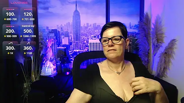Snapshot of ninarandmann chatting on June 22, 2026, 4:26 pm ninarandmann online show from June 22, 2026, 4:26 pm