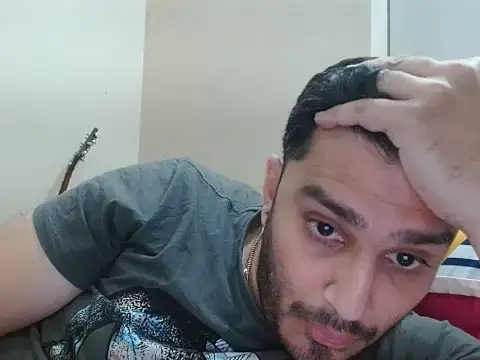 Snapshot of robintoit chatting on March 17, 2026, 6:05 am robintoit online show from March 17, 2026, 6:05 am