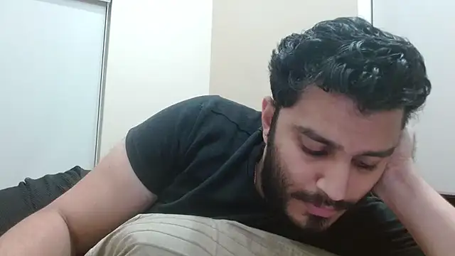 Snapshot of robintoit chatting on November 17, 2025, 2:43 pm robintoit online show from November 17, 2025, 2:43 pm