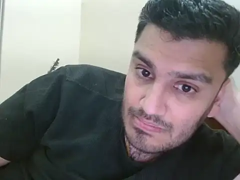 Snapshot of robintoit chatting on March 12, 2026, 8:57 pm robintoit online show from March 12, 2026, 8:57 pm