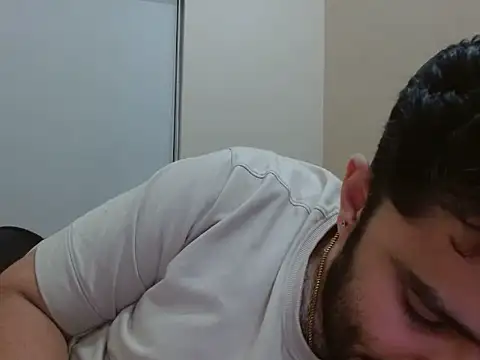 Snapshot of robintoit chatting on November 1, 2025, 3:28 pm robintoit online show from November 1, 2025, 3:28 pm