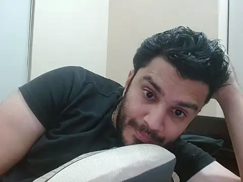 Snapshot of robintoit chatting on December 13, 2025, 8:04 pm robintoit online show from December 13, 2025, 8:04 pm