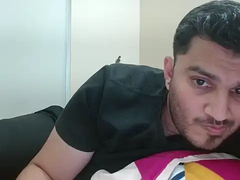 Snapshot of robintoit chatting on March 13, 2026, 10:31 am robintoit online show from March 13, 2026, 10:31 am