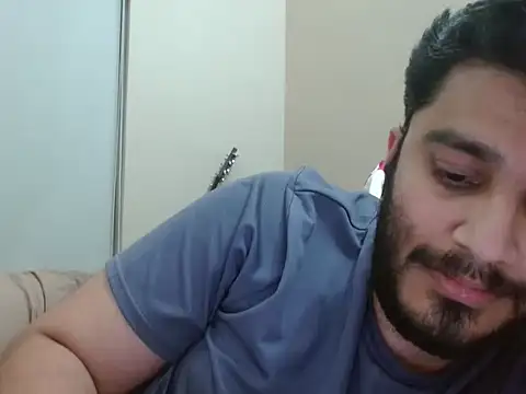 Snapshot of robintoit chatting on March 4, 2026, 6:04 pm robintoit online show from March 4, 2026, 6:04 pm