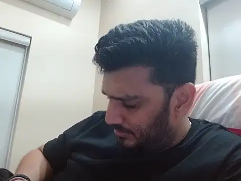 Snapshot of robintoit chatting on March 29, 2026, 12:07 pm robintoit online show from March 29, 2026, 12:07 pm