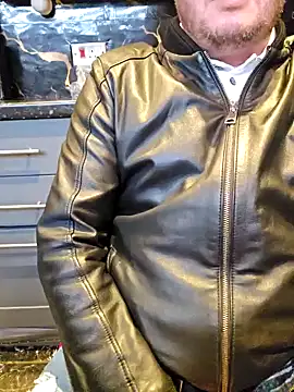 mysticfalls37 online show from October 28, 2025, 3:44 pm