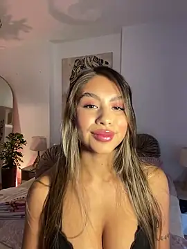 Snapshot of _laura_02 chatting on March 20, 2025, 1:59 pm laura 02 online show from March 20, 2025, 1:59 pm