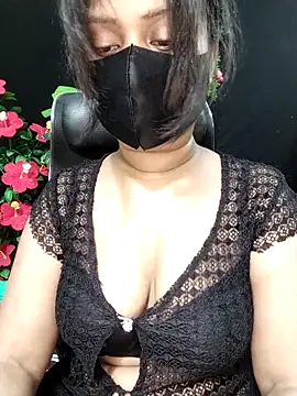 Snapshot of Idhika_Paul chatting on October 18, 2025, 1:40 am Idhika Paul online show from October 18, 2025, 1:40 am