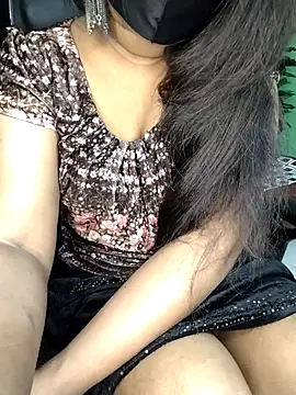 Snapshot of Idhika_Paul chatting on November 12, 2025, 5:28 pm Idhika Paul online show from November 12, 2025, 5:28 pm