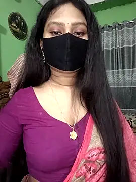 Idhika Paul online show from April 28, 2026, 2:27 am