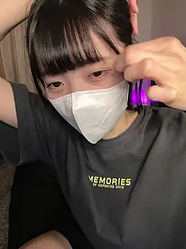 Snapshot of irohani_usagi chatting on October 13, 2025, 2:29 pm irohani usagi online show from October 13, 2025, 2:29 pm