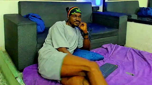 Snapshot of Terrance_z chatting on November 16, 2025, 9:51 pm Terrance z online show from November 16, 2025, 9:51 pm