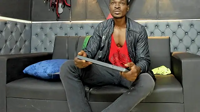 Snapshot of Terrance_z chatting on October 18, 2025, 8:22 pm Terrance z online show from October 18, 2025, 8:22 pm