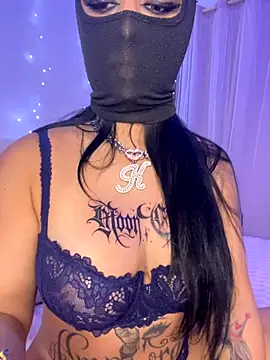 Snapshot of kamila_french chatting on November 4, 2025, 9:18 pm kamila french online show from November 4, 2025, 9:18 pm