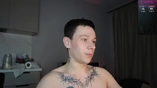 Snapshot of R1mmo__ chatting on November 5, 2025, 7:55 am R1mmo online show from November 5, 2025, 7:55 am