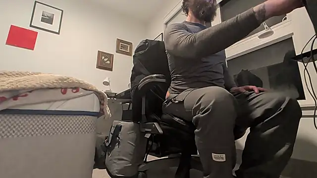 Snapshot of Armyexhibitionistvet chatting on December 14, 2025, 8:31 am Armyexhibitionistvet online show from December 14, 2025, 8:31 am