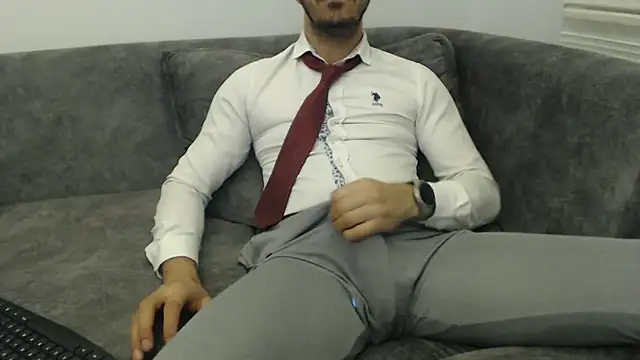 Naughtb0y online show from May 3, 2026, 11:30 pm