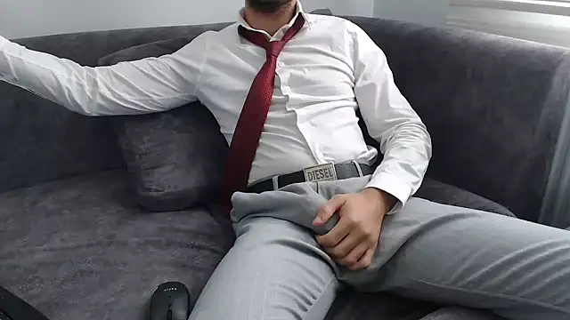 Naughtb0y online show from November 14, 2025, 9:24 am