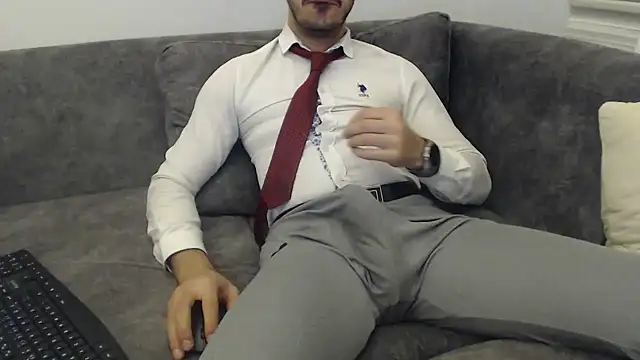 Snapshot of Naughtb0y chatting on March 10, 2026, 11:20 pm Naughtb0y online show from March 10, 2026, 11:20 pm