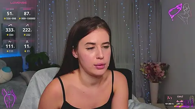 Snapshot of Milkissss chatting on October 9, 2025, 9:26 pm Milkissss online show from October 9, 2025, 9:26 pm