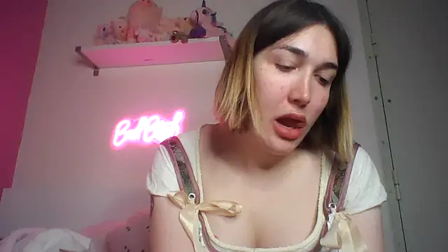 Snapshot of Icy__Diamond chatting on April 22, 2026, 6:14 pm Icy Diamond online show from April 22, 2026, 6:14 pm