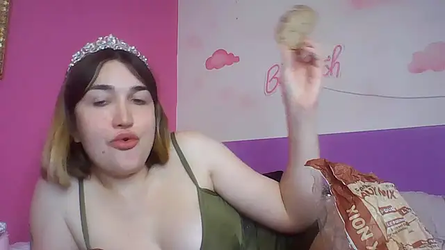 Snapshot of Icy__Diamond chatting on May 14, 2026, 8:17 pm Icy Diamond online show from May 14, 2026, 8:17 pm