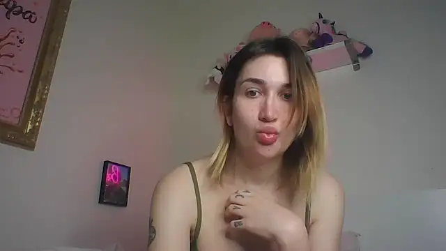 Snapshot of Icy__Diamond chatting on September 14, 2025, 10:32 pm Icy Diamond online show from September 14, 2025, 10:32 pm