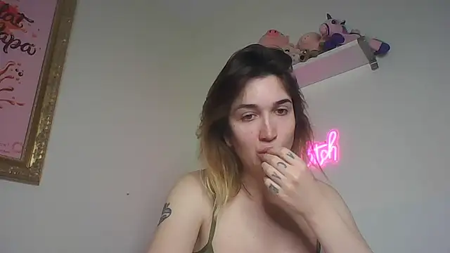 Snapshot of Icy__Diamond chatting on September 24, 2025, 8:04 pm Icy Diamond online show from September 24, 2025, 8:04 pm