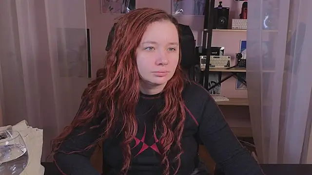 Snapshot of carolina_elf chatting on October 24, 2025, 10:36 am carolina elf online show from October 24, 2025, 10:36 am