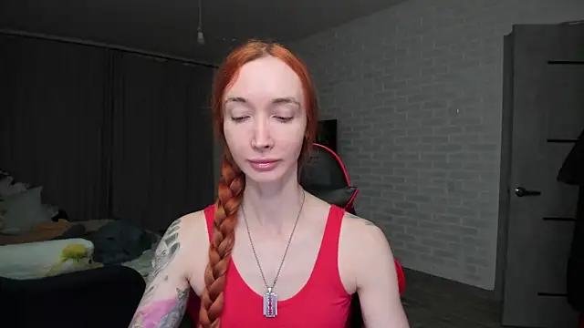 Roxy Silver online show from December 15, 2025, 7:20 pm