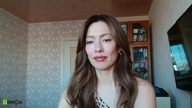 alicia spicy online show from October 6, 2025, 4:57 am
