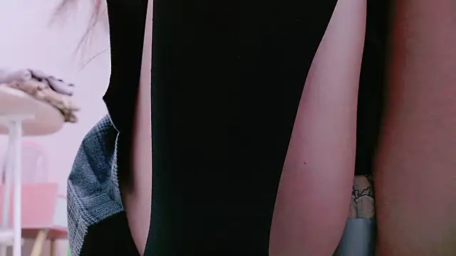 Snapshot of Ryo-sama chatting on November 6, 2025, 12:31 pm Ryo-sama online show from November 6, 2025, 12:31 pm