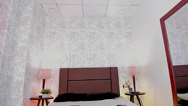 Snapshot of xenia_golden chatting on November 28, 2025, 2:39 pm xenia golden online show from November 28, 2025, 2:39 pm