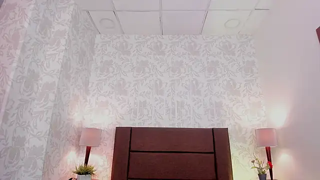 Snapshot of xenia_golden chatting on November 14, 2025, 1:37 pm xenia golden online show from November 14, 2025, 1:37 pm