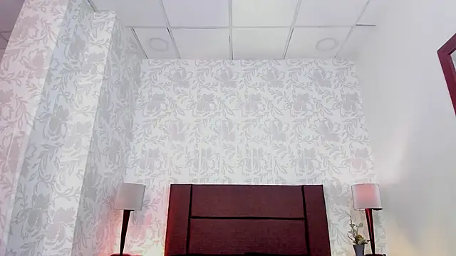 Snapshot of xenia_golden chatting on December 5, 2025, 1:53 pm xenia golden online show from December 5, 2025, 1:53 pm